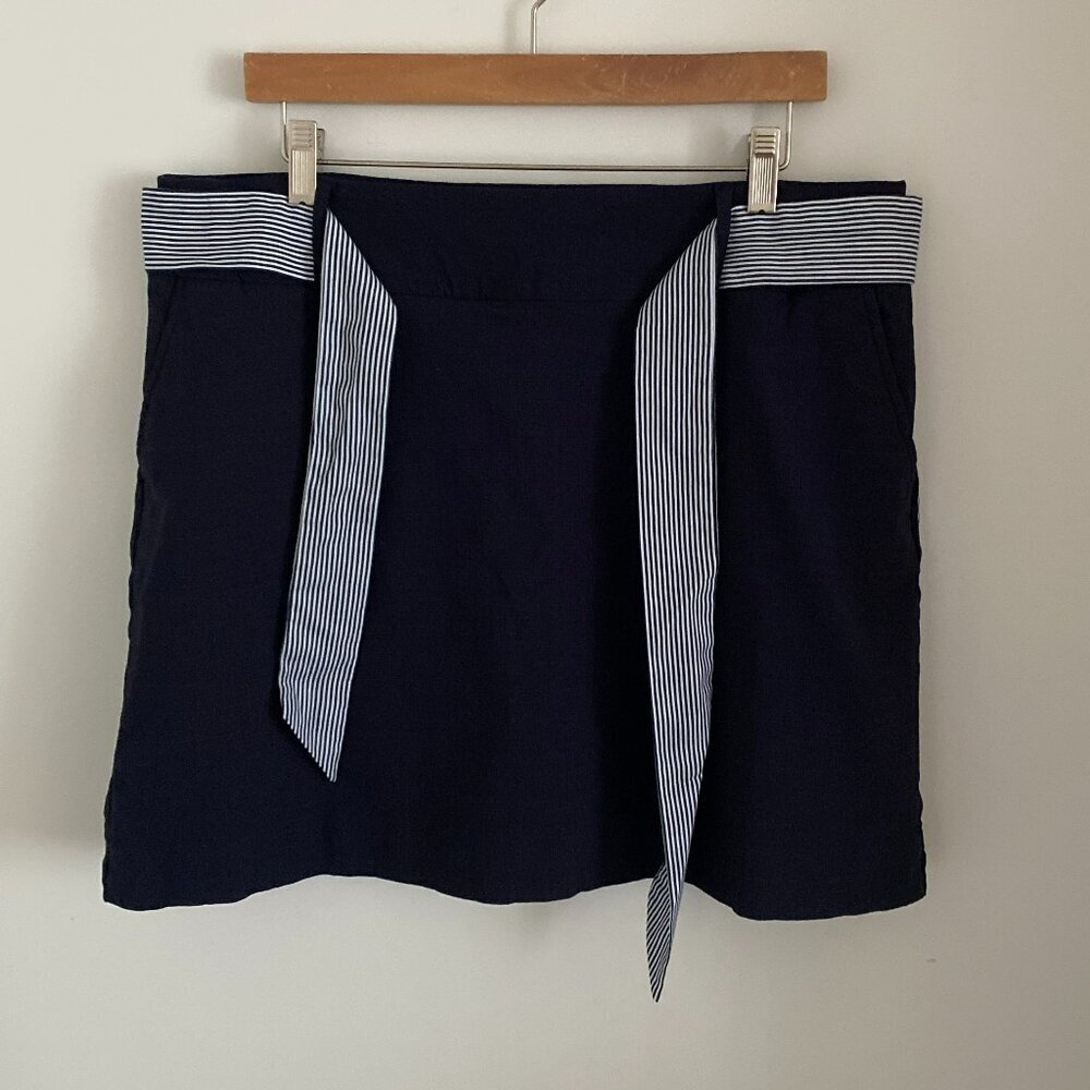 S.C.&Co. Stretchy Linen Texture Navy Skorts Striped Fabric Belt Side Pockets S16